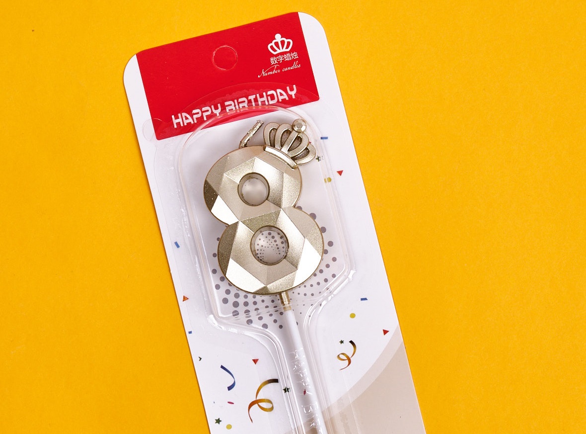 Свеча цифра с короной 8 Оптом