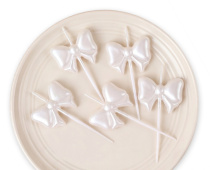 nabor-svechey-dlya-torta-belye-bantiki-5-sht