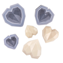 nabor-silikonovykh-moldov-3d-serdechki-s-granyami-3-sht